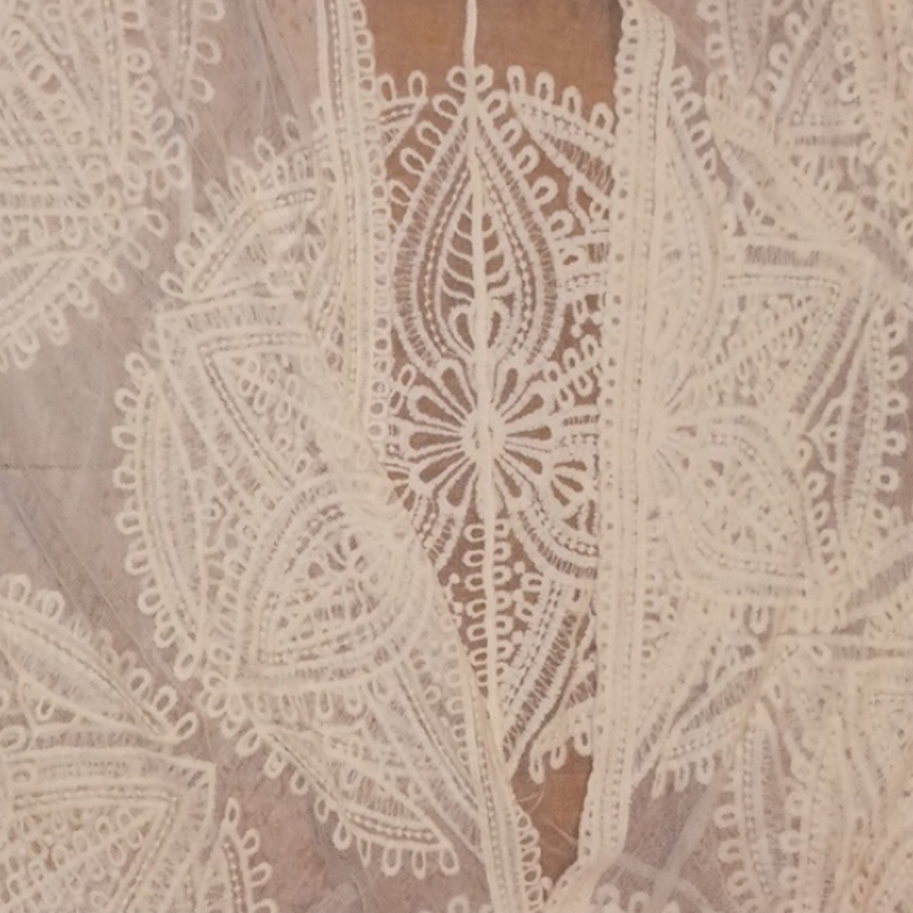 Sheer White Lingerie / Robe / Sleepwear. M. Intricate Pattern. Delicate Material